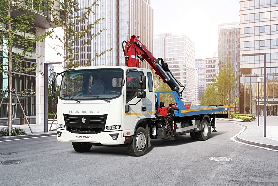 Среднетоннажные грузовые автомобили Компас на выставке «Иннопром 2022»